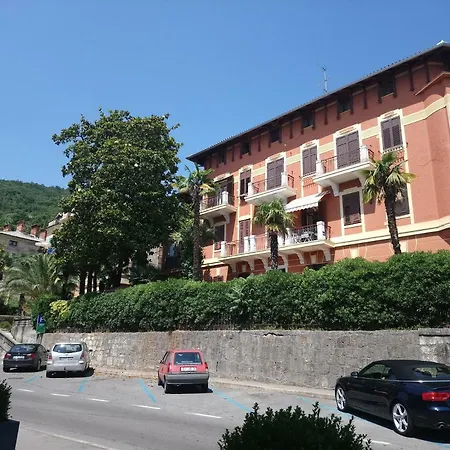 Central Miraflores Apartment Opatija